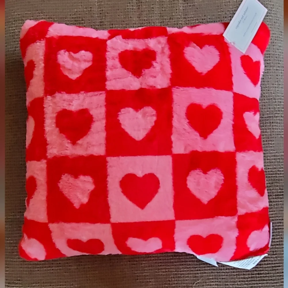 NWT cupcakes & cashmere Faux Fur Checkered Heart Pillow, 20